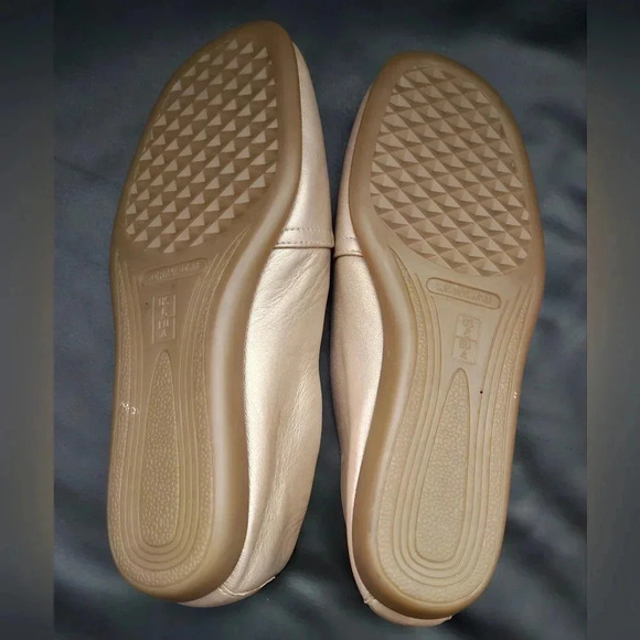 What's What by Aerosoles metallic Beige Sheen Leather Pump Comfort Flats Sz 6 US - Picture 9 of 10